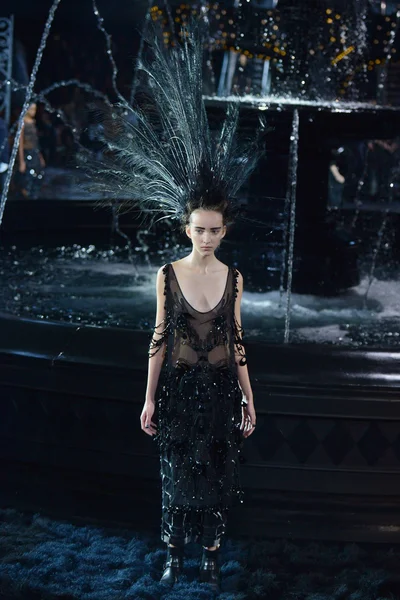 Look 13